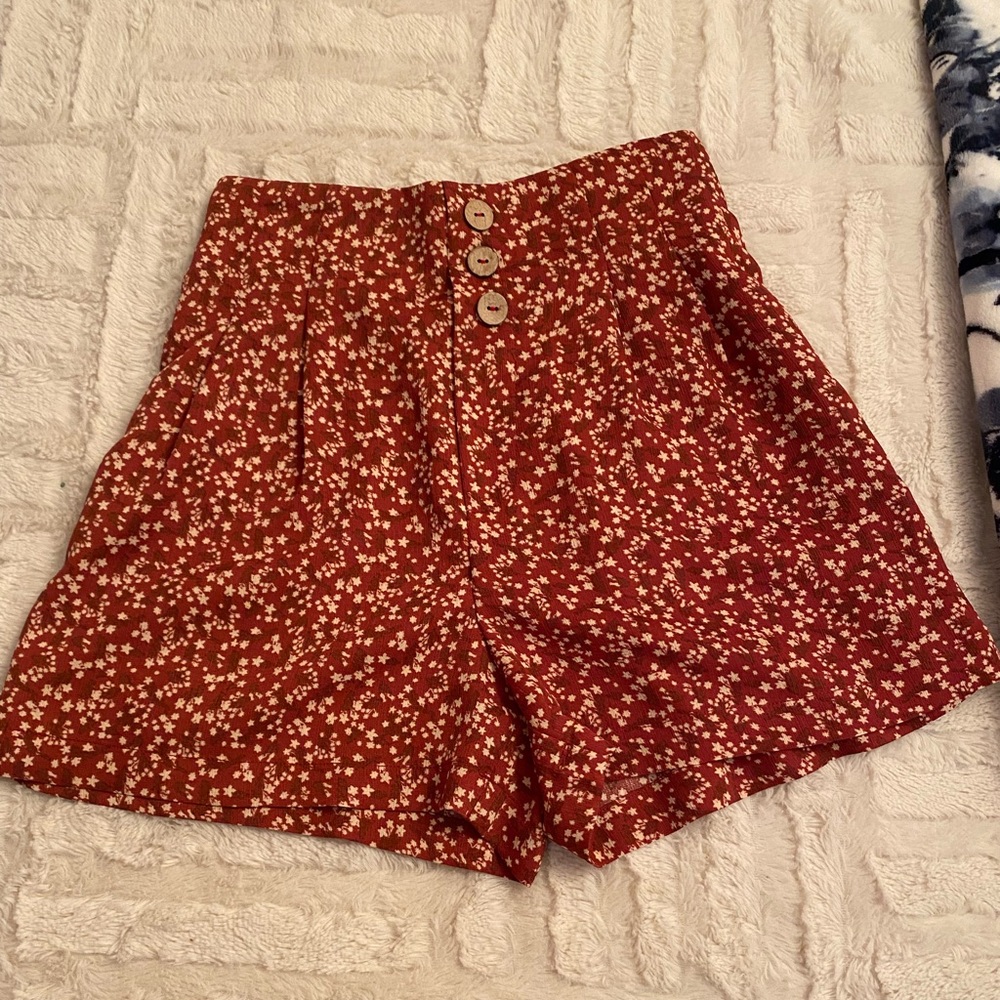 High waisted shorts. Size XS. It’s from Tillys, the brand is ‘Sky and Sparrow’.